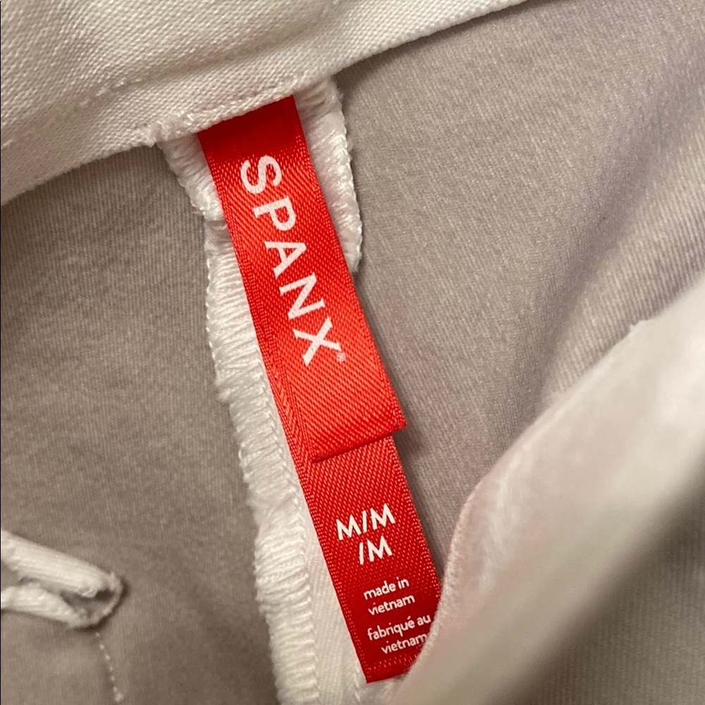 Spanx women’s white pants Size M - Picture 2 of 10